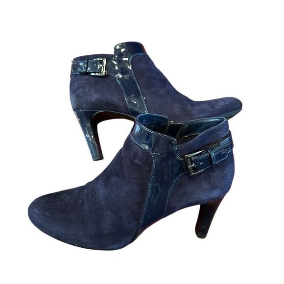 Bandolino Navy Suede / Leather Healed Booties- size 8 - Picture 3 of 6
